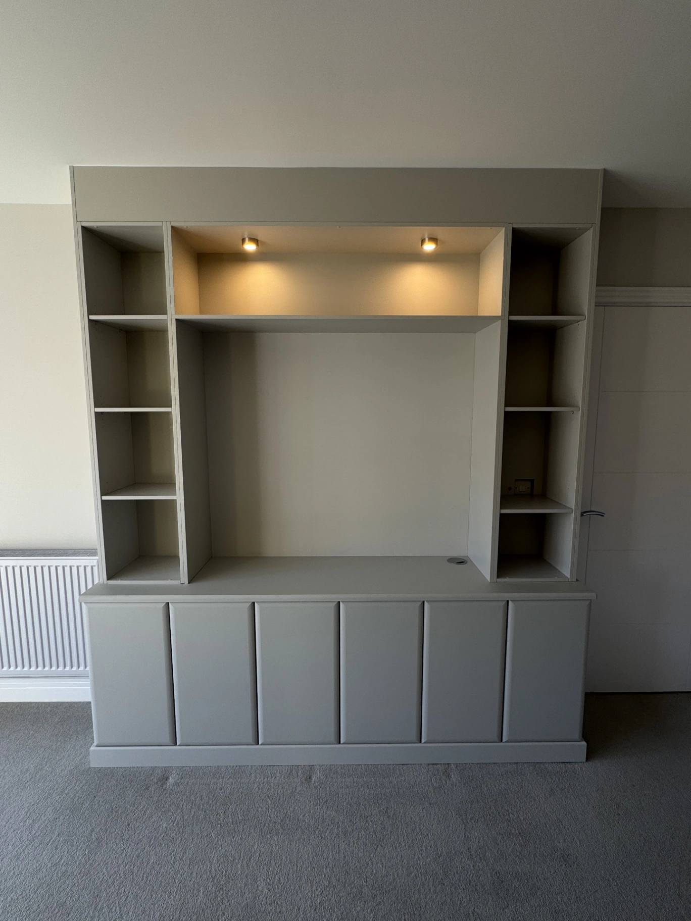Fitted media & display unit